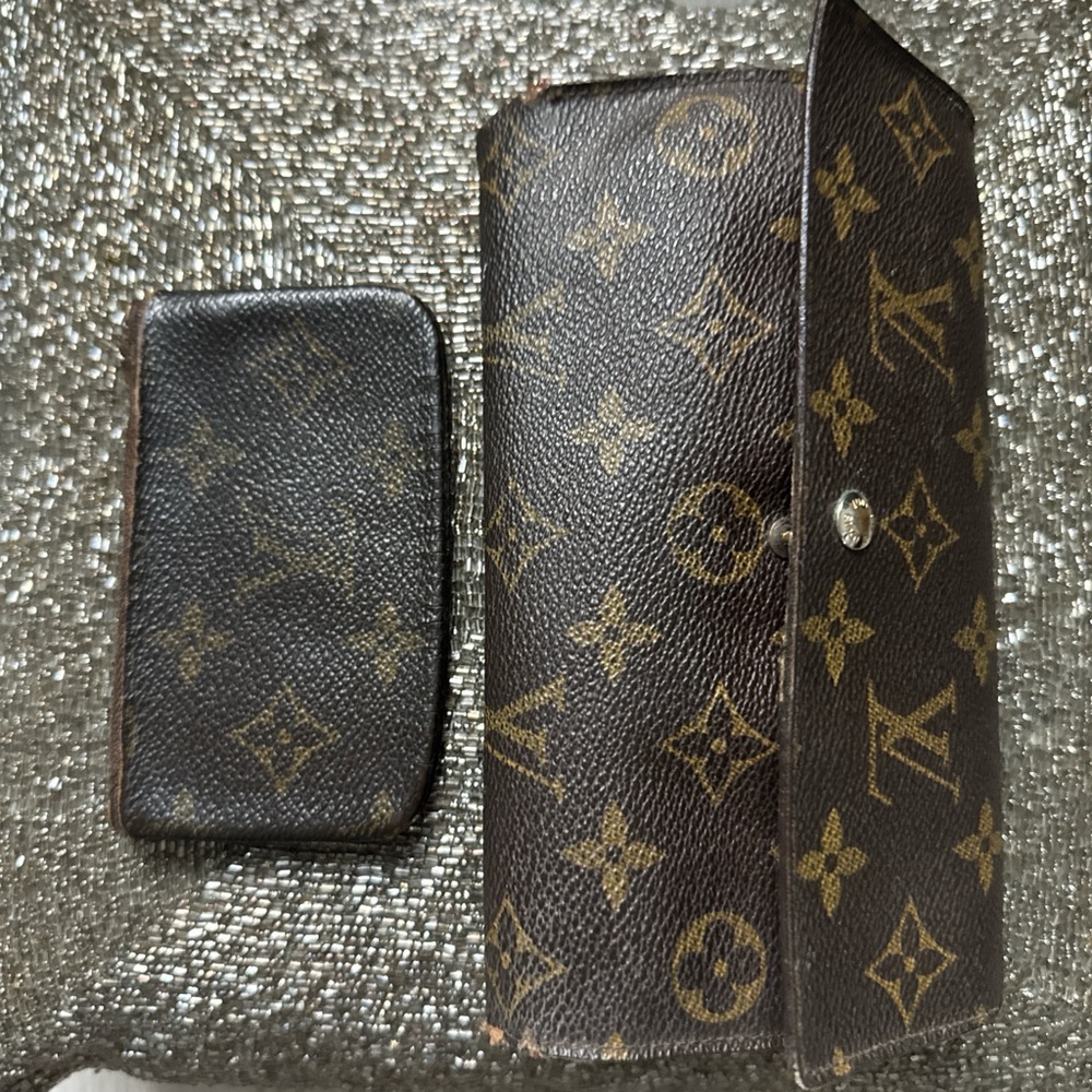 Louis Vuitton Brown Monogram Wallet Set Price is Negotiable